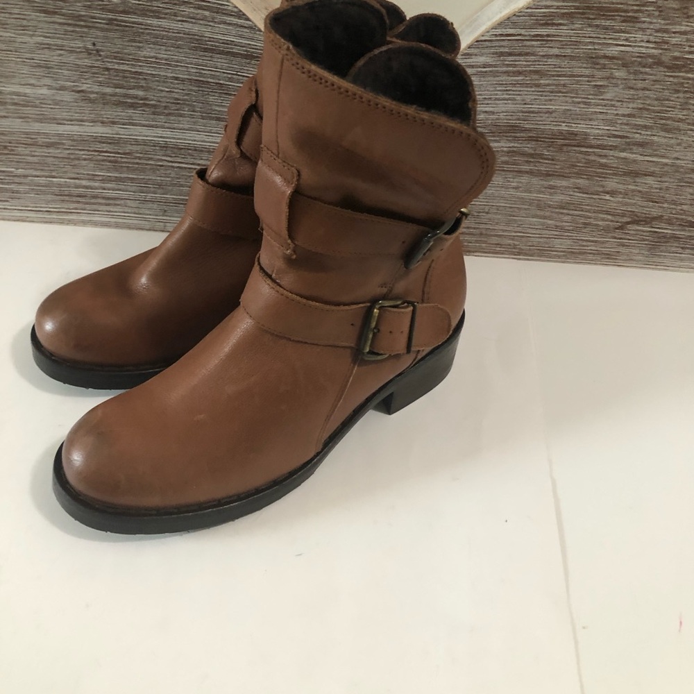 Kurt Geiger London Tan Leather Ankle Buckled Boots NWT 
Size 7